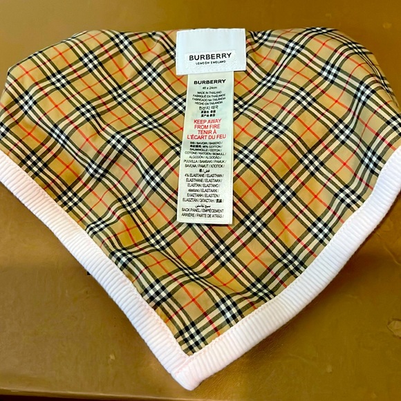 Burberry infant/toddler bib